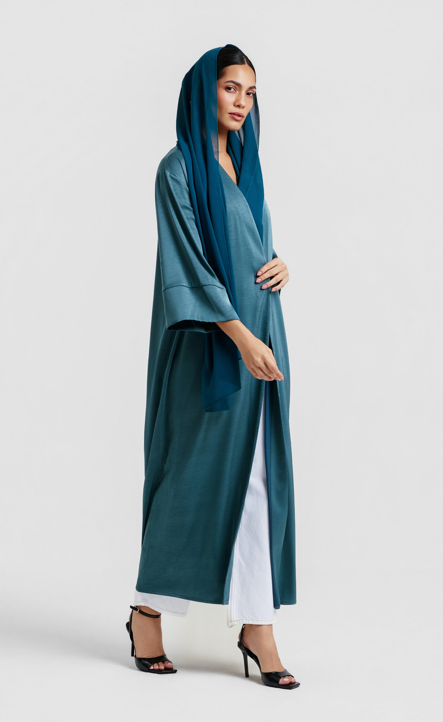 Essential Abaya - Green