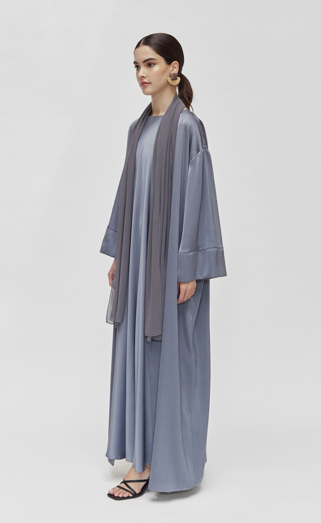 Essential Abaya - Grey