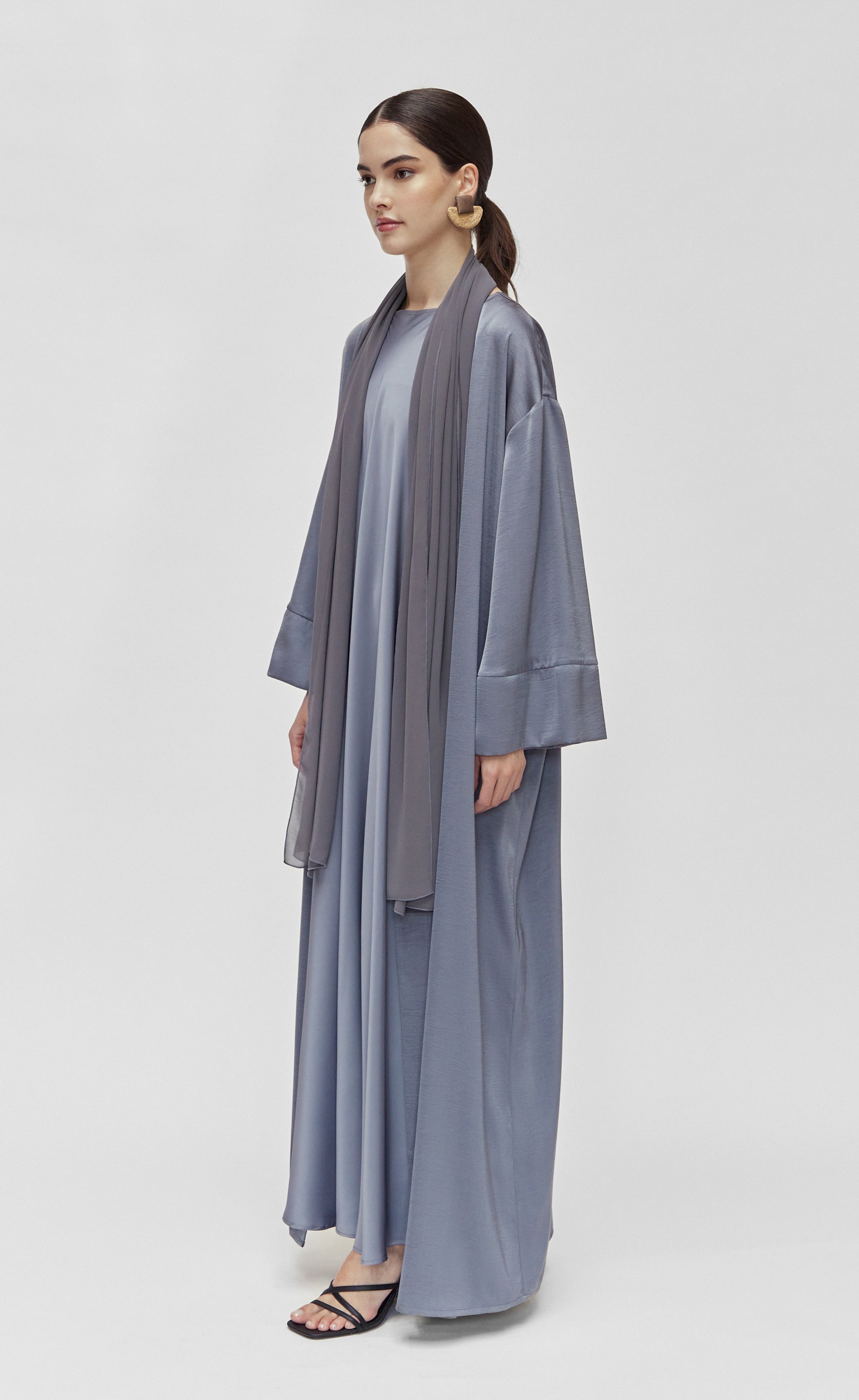 Essential Abaya - Grey